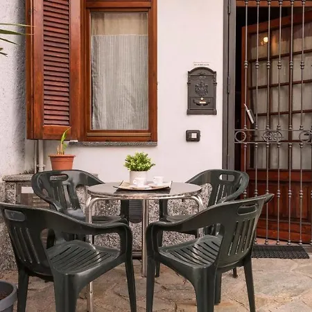 Altido Rustic Apt For 2 On Lake Como Shore Lägenhet *