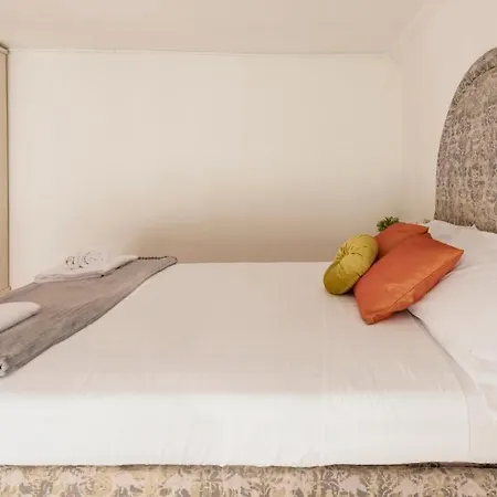 Altido Rustic Apt For 2 On Lake Como Shore Apartment *